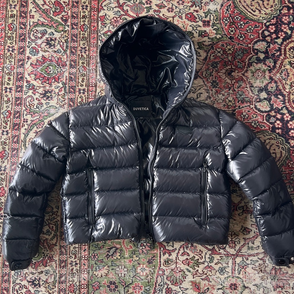 Duvetica glossy cropped down puffer size 42
